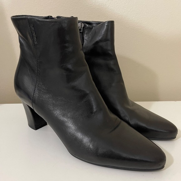 Prada Boots Womens 38 / 8 Black Leather Ankle Chunky Zip‎ Designer Logo Italy - Picture 1 of 15